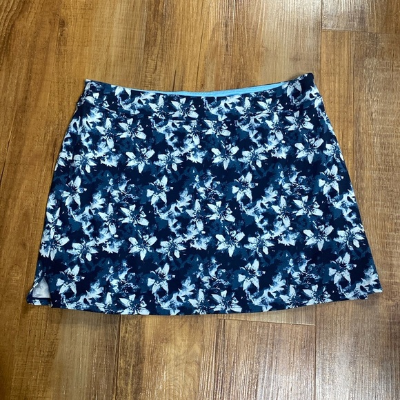 Tranquility by Colorado clothing navy & white daffodil skort size XL NWT - Picture 2 of 5